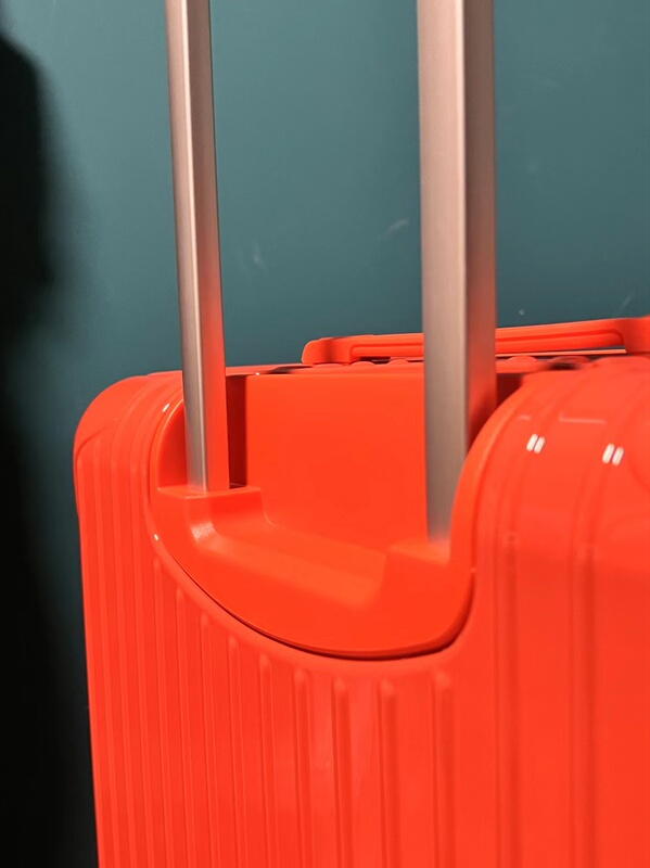 Customer Orders, Highly Durable, Lightweight and Easy to Push and Pull, Spinner Wheel Trolley Case