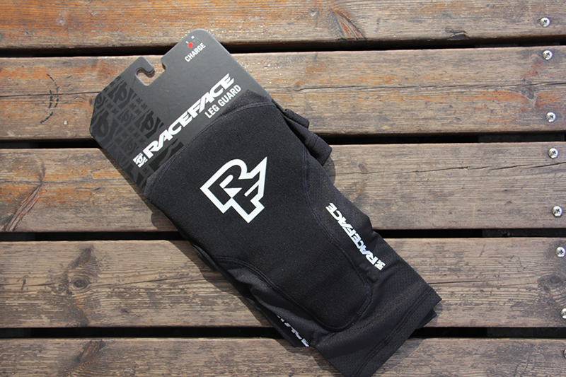 RACEFACE CHARGE XC Forest Road Mountain Bike Soft Knee Pads