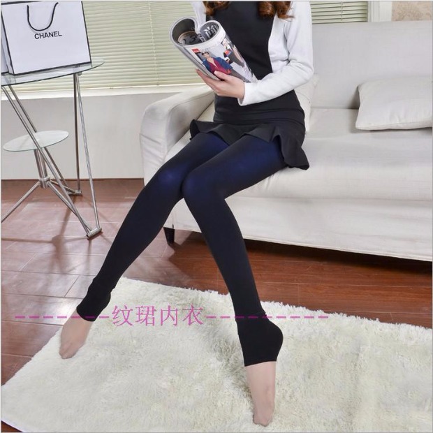 Game SK mùa thu và mùa đông lưới màu trong suốt của hai bên mặc đôi chân bước chín điểm một chiếc quần legging chân dày ấm tất đùi