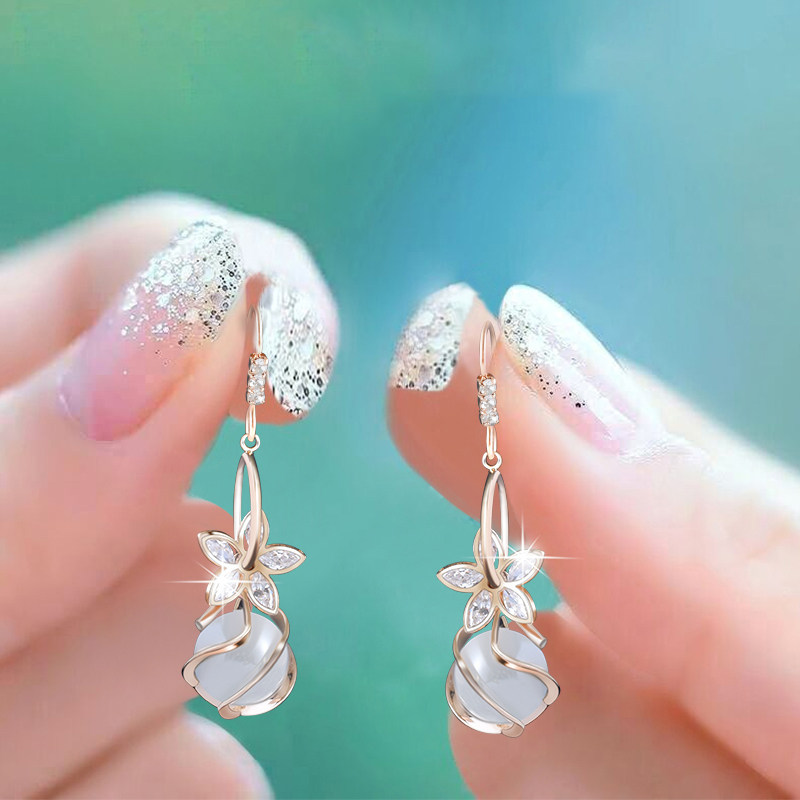 South Korea's 2021 new earrings women look thin all-match fashion opal earrings sterling silver diamond earhook earrings earrings