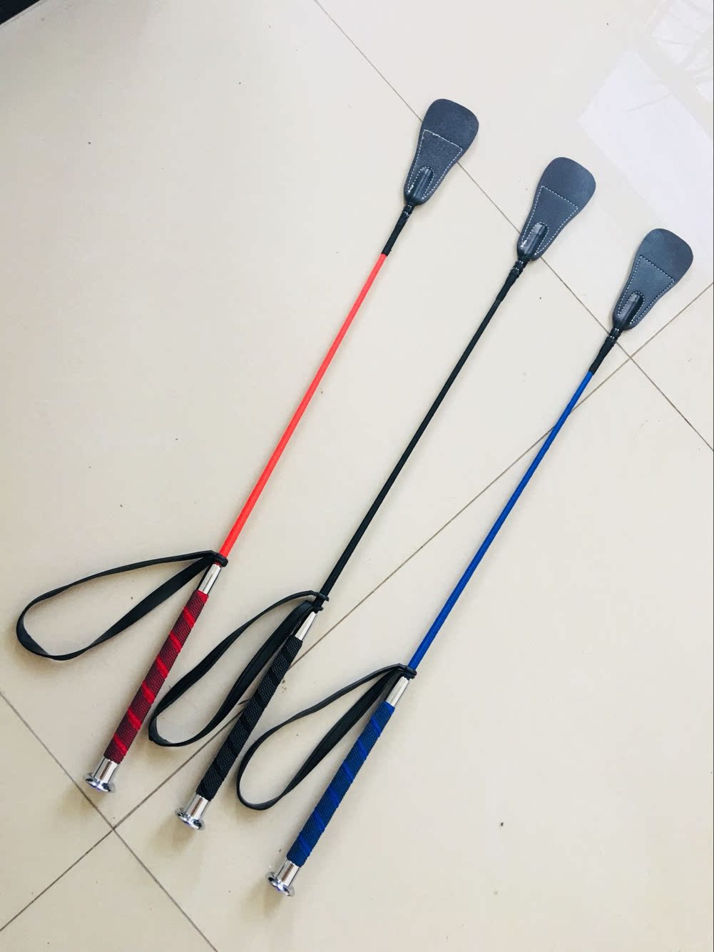 Special equestrian whip Horse riding whip Racing whip Obstacle whip Equestrian equipment with anti-shedding bracelet anti-slip