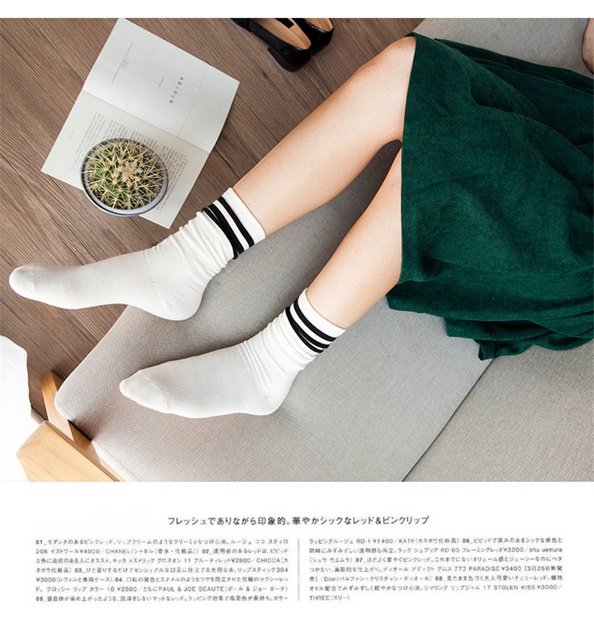 Phiên bản Hàn Quốc của mùa thu và mùa đông thời trang retro vớ cotton hoang dã của phụ nữ trong ống dài vớ của phụ nữ sọc vớ cotton sinh viên tất nữ cổ cao