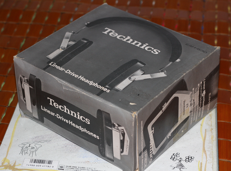 Retro classic headphones] Panasonic Technics EAH-830 Panasonic's pinnacle flat magnetostatic