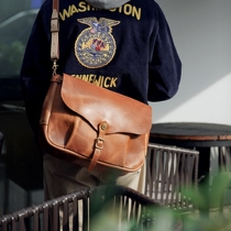 HK workshop American Horween imported cowhide large postman bag messenger retro hand-made classic hand bag