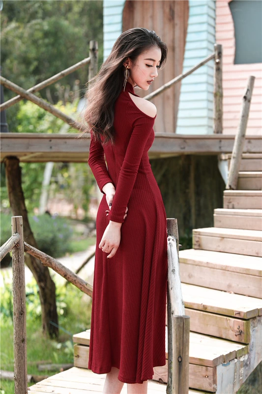 Đầm dự tiệc hàn quốc 2018 mới lạ gợi cảm với váy lệch vai dài tay thon gọn