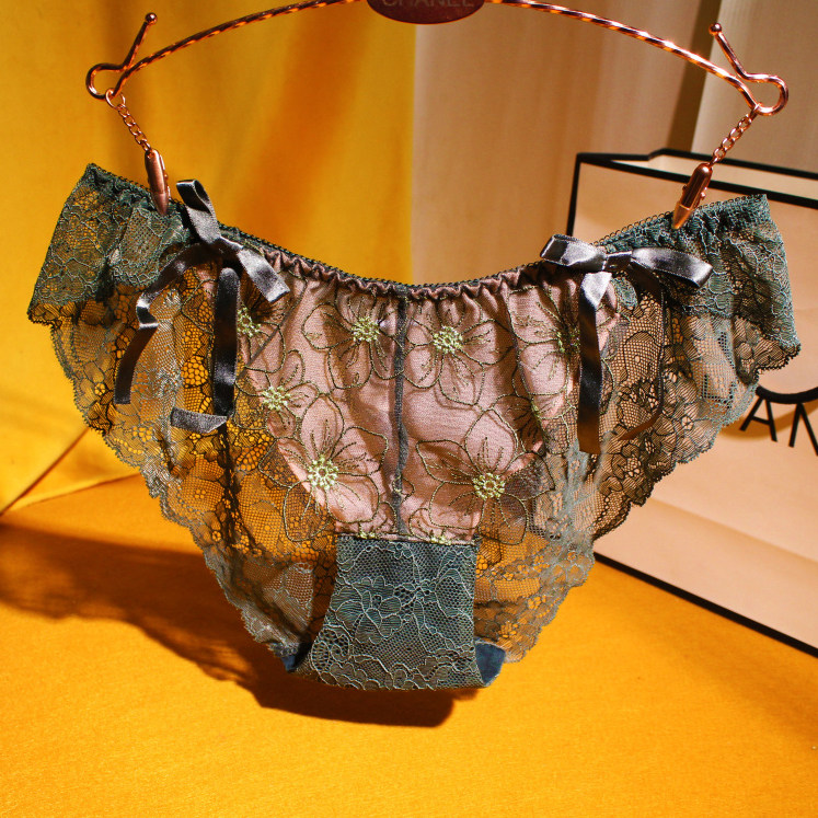 Quality particularly good (embroidered flowers) Underpants female lace breathability sensability Sensation Comfort Women Triangle Pants