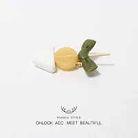 Светлый желтый водоросль увязывают меч, приготовленный