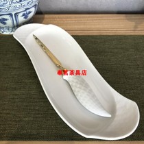 MEISSEN Mason is coming from the rain to VIP