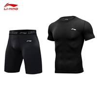 [Комплект из двух предметов] Стандартные черные короткие рукава + стандартные черные шорты.