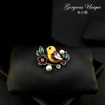 Bird Flower fragrance breast needle High - grade fine yellow chest needle accessories silk tip button 392