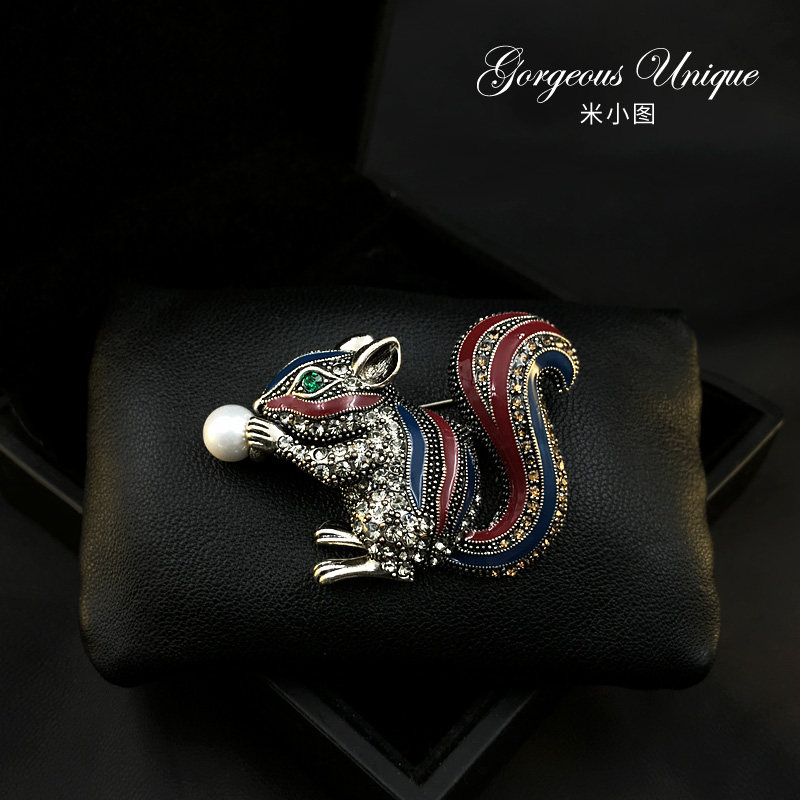 Retro Spirit Cute Squirrel Brock Needle Accessories 602