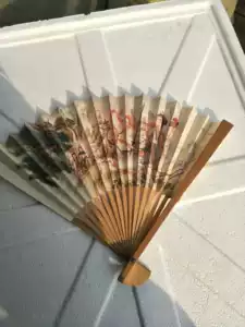 В 1980 -х годах фанат фанатов фанатов Bamboo Paper Fan Fan Fan Fan Fan Fan фанаты старой коллекции старой коллекции был выпущен случайным образом.