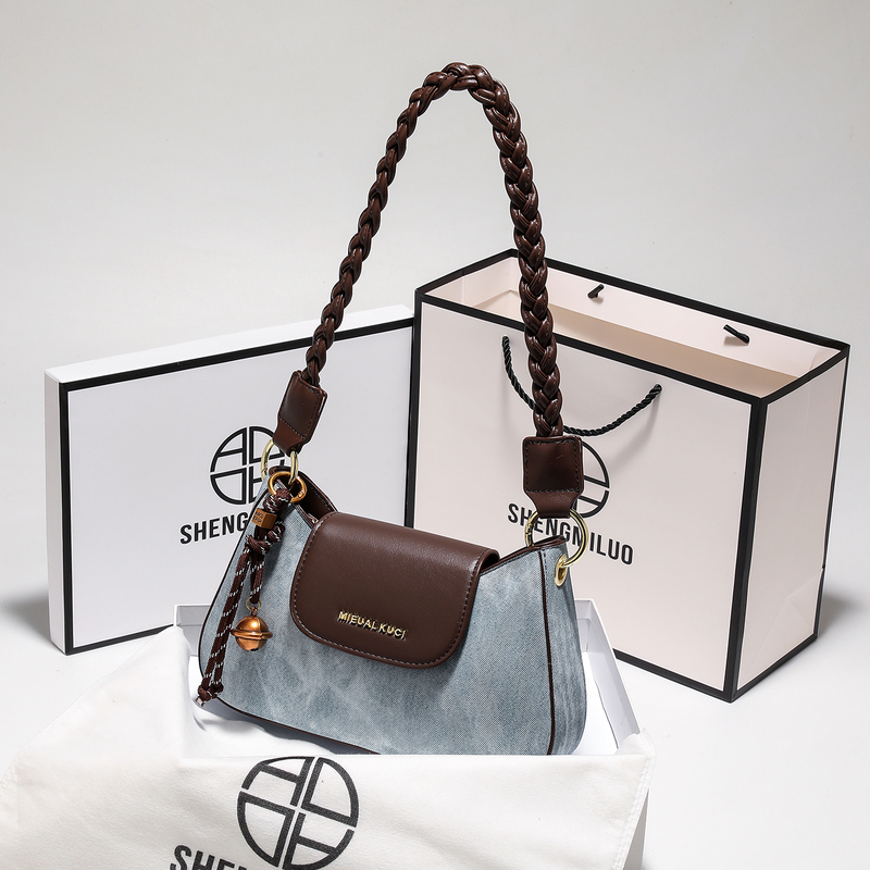Hong Kong Brand Light Luxury Birthday Gift Bag for Women 2026 New High-End Fashion Shoulder Bag Niche Underarm Bag
