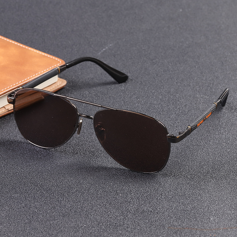 Pure natural crystal glasses male and female stone mirror sunglasses sunglasses sunglasses driver driving cool East China Sea