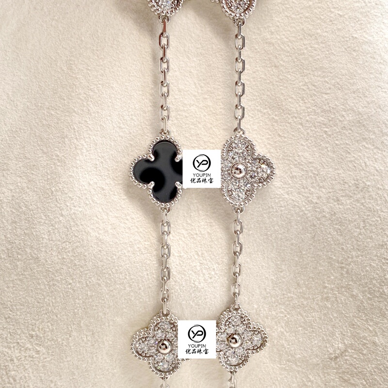 18K Gold Four-Leaf Clover Five-Flower Bracelet for Women Inlaid with Red Chalcedony, White Mother-Of-Pearl, Black Agate, Laser Au750 Panda Bracelet 18K Gold Four-Leaf Clover Five-Flower Bracelet for Women Inlaid with Red Chalcedony, White Mother-Of-Pearl, Black Agate, Laser Au750 Panda Bracelet