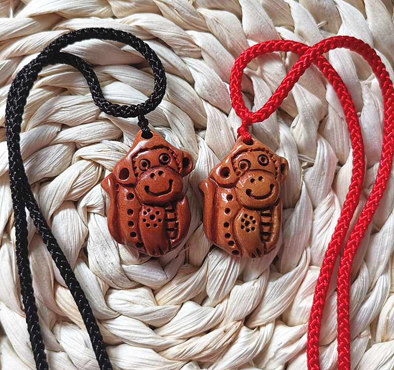 Peach Wood Monkey Necklace Pendant Key Buttoned Wood Carving Small Monkey Pendant Solid Wood Craft Male And Female Accessories