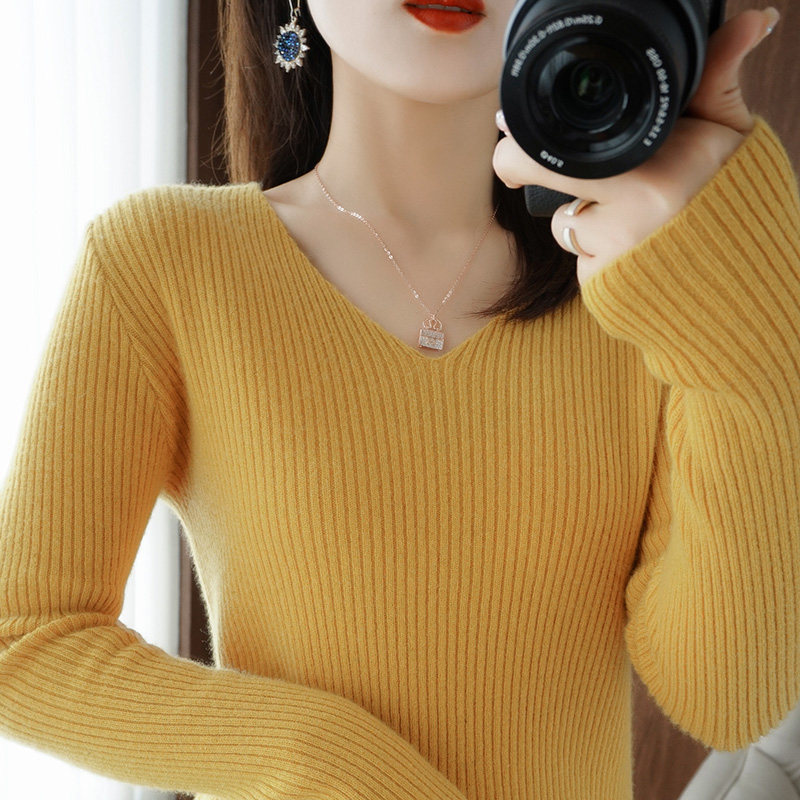 Nehitch V collar tight fit undershirt woman autumn winter 2021 Yangist sashimi shorts shorts shorts shorts