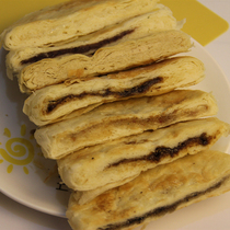 Salty expectant mother bean paste red bean filling glutinous rice with sugar-free and fine red date mud food ready-to-eat this sesame cake