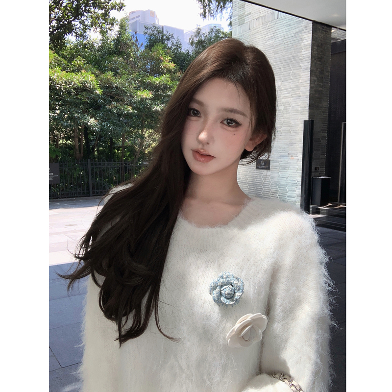 Jayky Yang【Soft and Fluffy】White Mohair Round Neck Loose Sweater, Lazy and Soft Knit Top