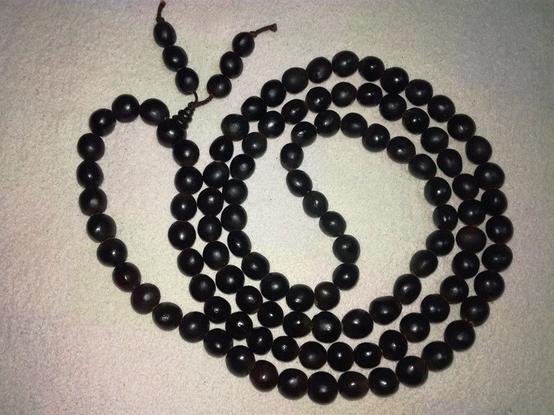 The double-strand line of rosary beads of Muzapinzi Wuzaipi is strong and durable, and the owner is hand-made with sincerity