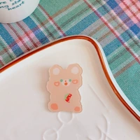 Держать клубнику