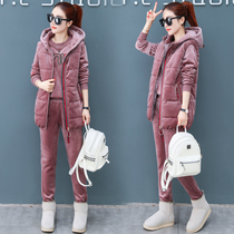 Gold velvet suit womens winter three-piece set 2021 new fashion temperament warm vest loose thickened sweater women