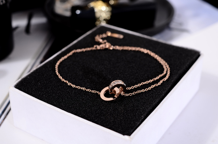 Phiên bản Hàn Quốc của mô hình vòng tròn tính khí đơn giản kim cương titan thép mạ vàng hồng 18K vòng chân vàng nữ trang sức mắt cá chân chuỗi vòng chân lắc chân vàng tây
