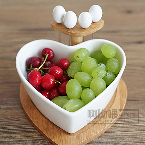 Western Creative Pure White Ceramic Bowl with Tray Holder Fruit Fork Heart Shaped Fruit Plate Love Noodle Bowl Tableware Set