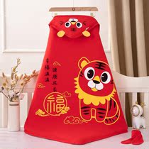 Tiger Baobao Baobao was born in the year of the Tiger. The baby blanket was born three months and bathed.