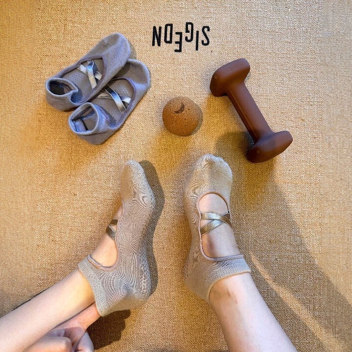 Whose Non-Slip Socks Are so Beautiful? Pilates Ballet Yoga Socks, Thin Short Socks, Professional Sports Fitness Floor Socks