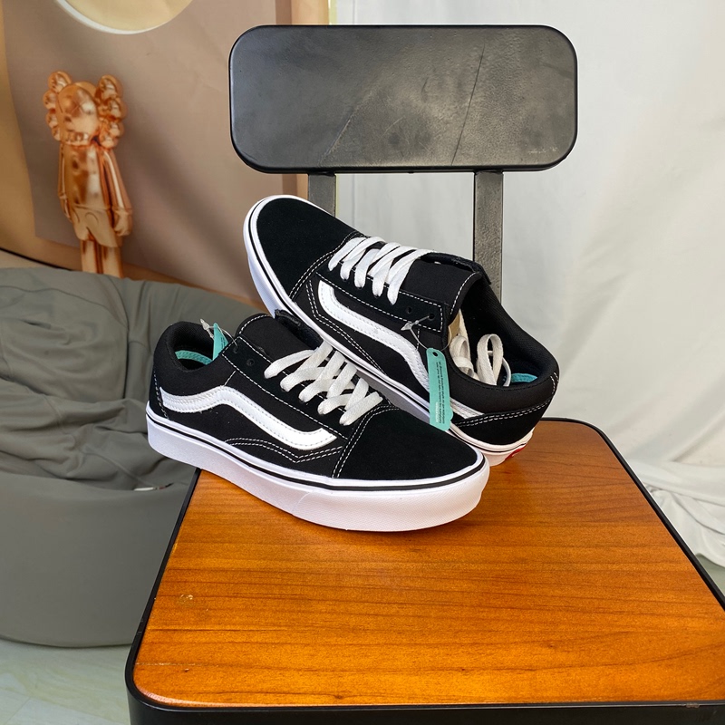 Vans Comfycush Old S Low-Top Ultra-Light Black and White Classic Men's and Women's Sneakers Vn0A3Wmavne