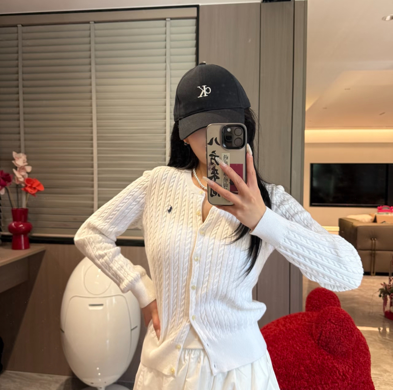 Authentic in Stock｜Ralph Lauren Knitwear for Girls, Boutique Style, Pure White with Navy Blue Label