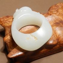 Stunned dialect Hetian jade Xinjiang hanging gold skin with pores mutton fat white jade seed material 22mm zodiac rabbit finger pull h7