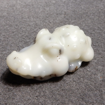 Clearance dialect brand Hetian jade boutique Xinjiang sweet-scented osmanthus cake carved crocodile pendant pendant R9