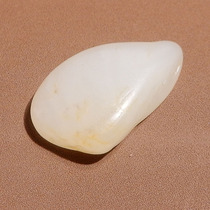 Shocking dialect Hetian jade Xinjiang Yulong River old mature hanging gold skin mutton fat white jade seed material raw stone toy handle piece h7