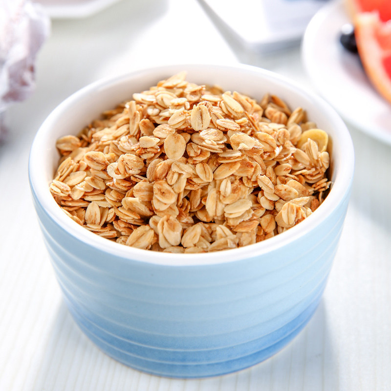 Pure baked oatmeal ready-to-eat dry crispy breakfast fitness brewed meal replacement soaked yogurt lazy food non-puffed