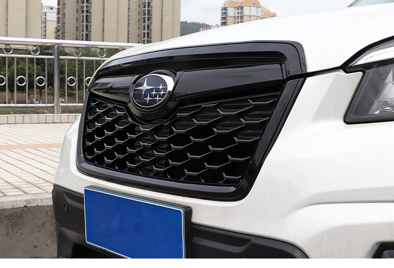 Suitable for Subaru 19-21 Forest man medium net modification accessories Forest man honeycomb black medium net modification