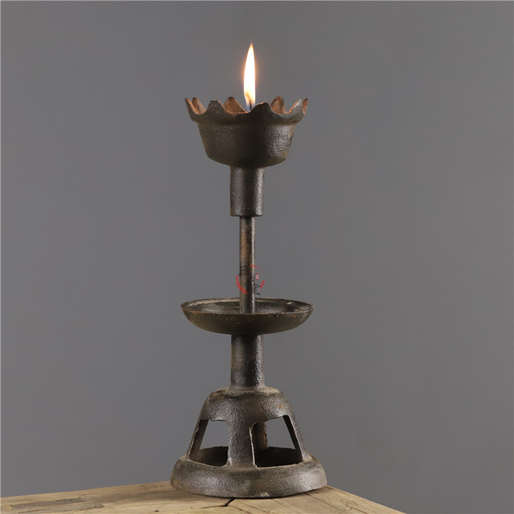 Folk-Style Nostalgic Old Ironware, Retro Oil Lamp, Antique Cast Iron Candlestick, Desk Lamp, Chinese Classical Ornament