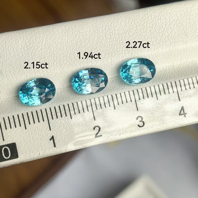 Jewelry-grade natural blue zircon hyacinth ring surface loose stone, the natural gemstone closest to diamond in comprehensive properties