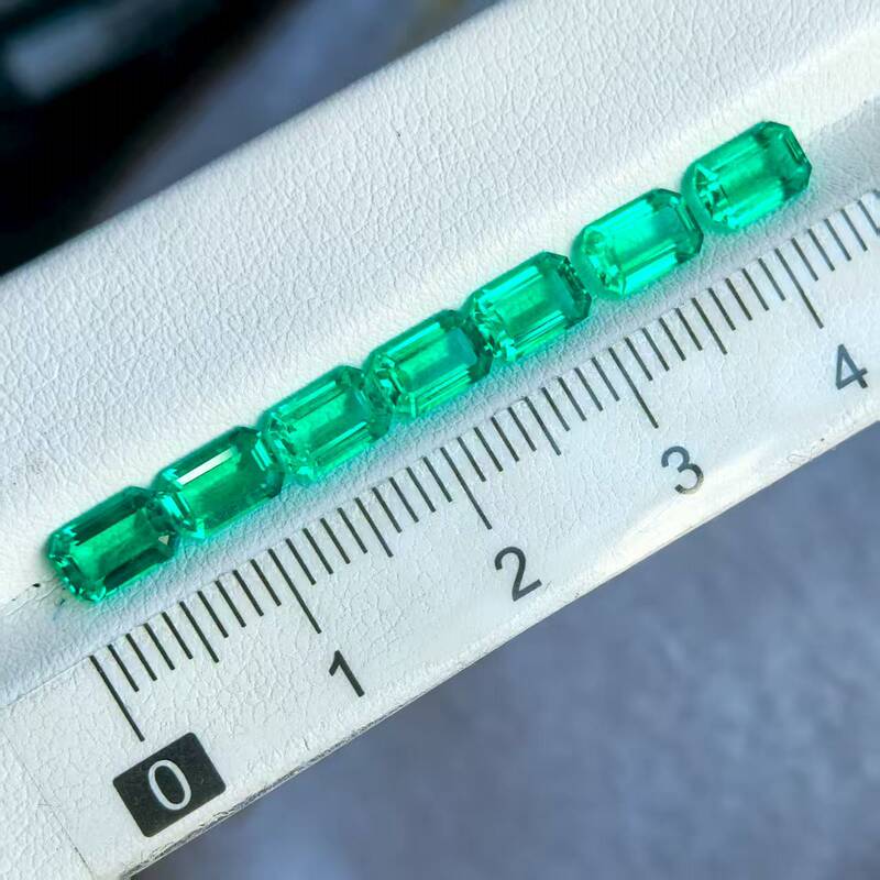 New Hydrothermal Method for Synthesizing Emeralds, Imitation Colombian Emeralds, and Specimens for Identification and Study