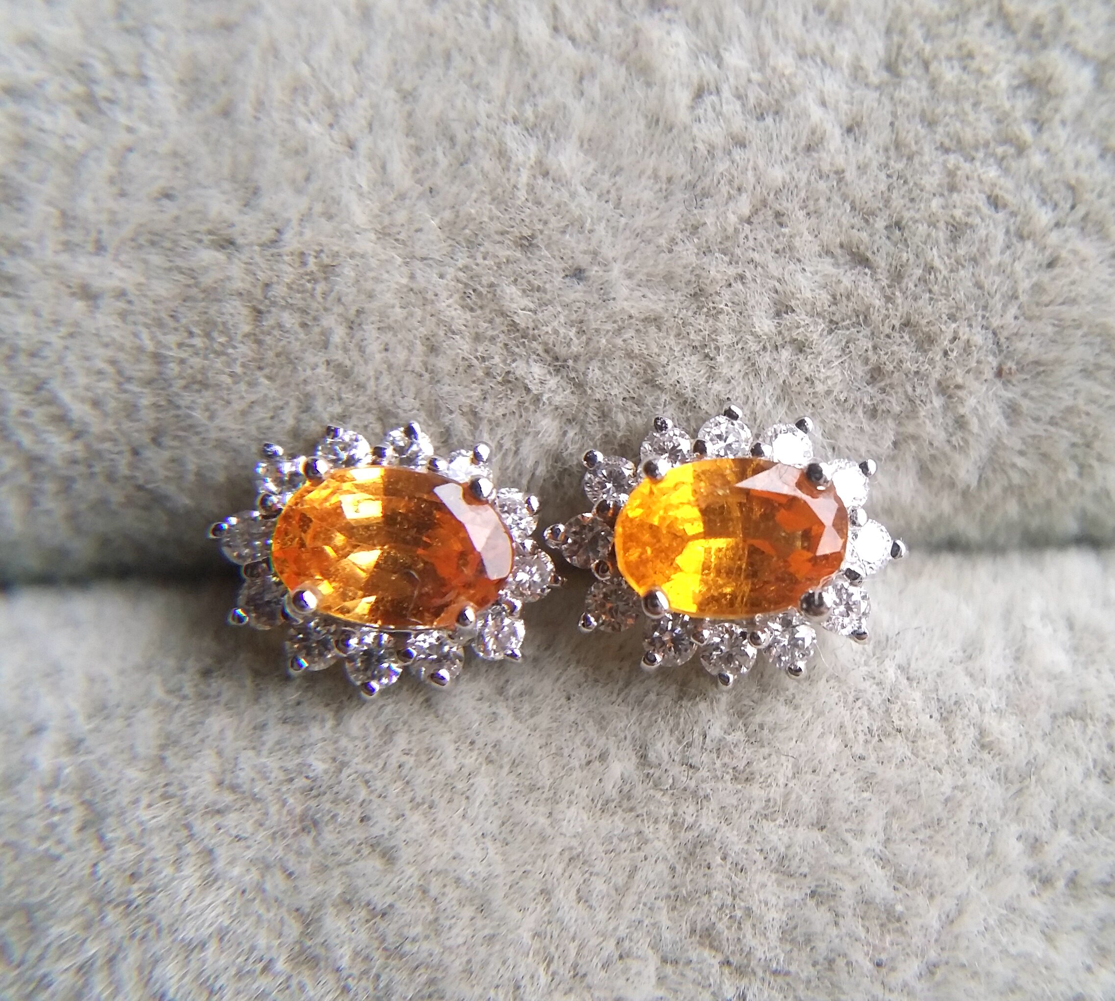 18k findstone ear pin cp130209 classic style simple and generous