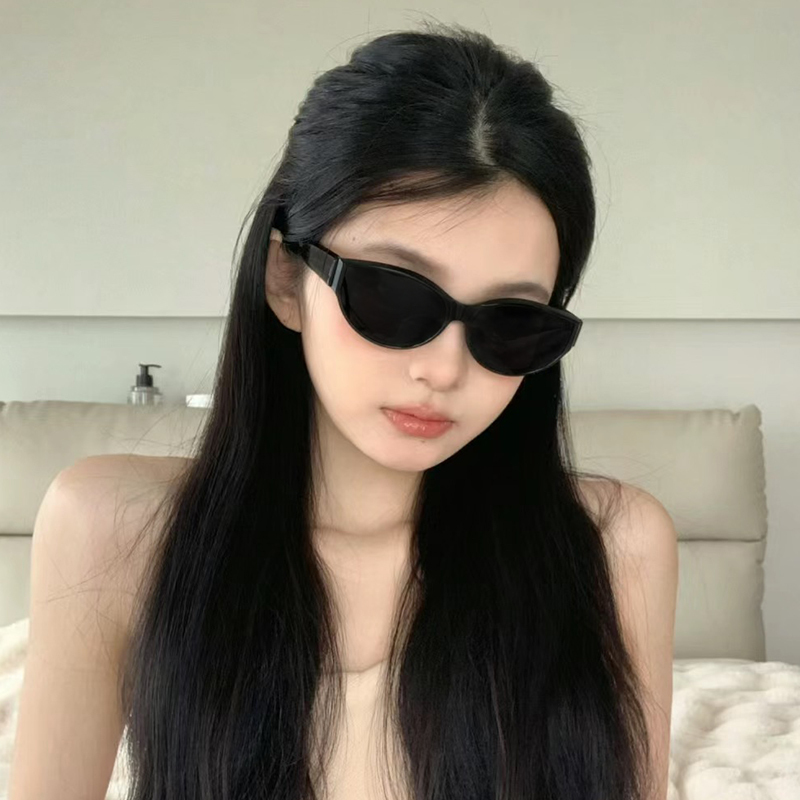 Jennie Style Sunglasses for Women, Retro Hot Girl Cat-Eye Small Frame Gm Glasses, Polarized Uv Protection Sunglasses for Small Faces