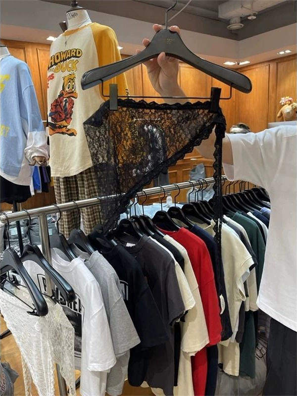 Korean-Style Japanese Lace Fashion Versatile Multi-Use Scarf Sweet Design Triangle Scarf Neck Warmer Scarf for Women in Black and White