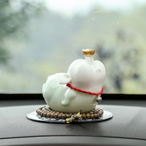 Adorable cute cute pig car pendulum upscale male and female on-board vehicle supplies ceramic Merchants Piglet Safe in the car