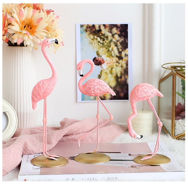 Đơn giản hiện đại món quà hồng flamingo nhựa dễ thương đồ trang trí động vật máy tính để bàn trang trí phòng khách trang trí những vật trang trí nhà đẹp