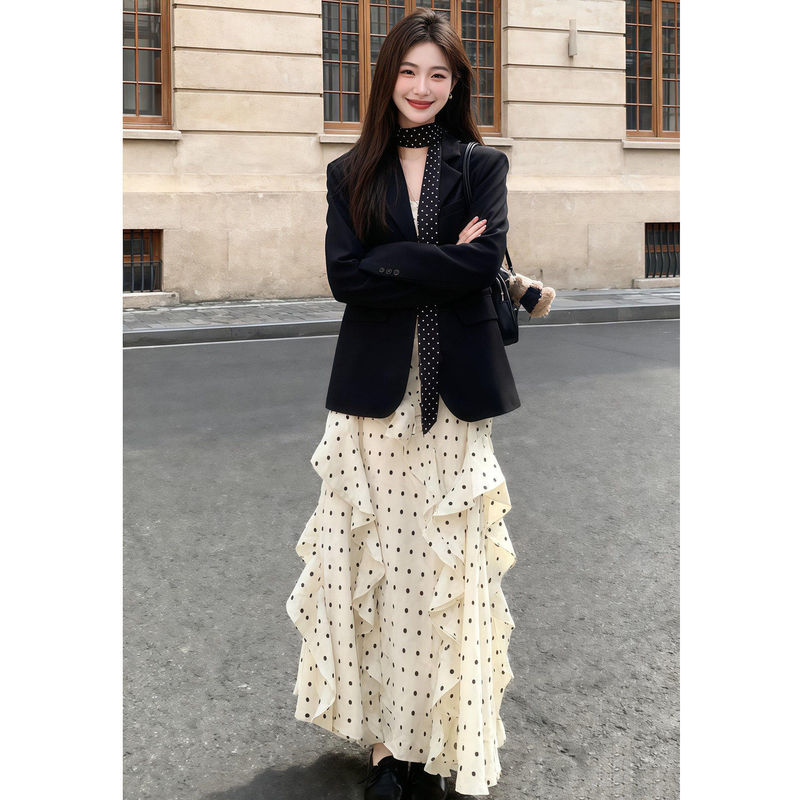 Black Blazer for Women 2026 New Early Spring and Autumn Exquisite and Trendy Casual Elegant Socialite High-End Small Suit