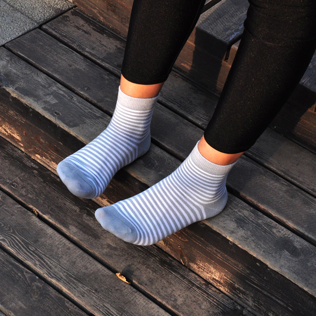Vớ nữ mùa xuân và mùa thu và mùa đông ống cotton dày Bốn mùa đầy màu sắc tất nữ vớ cotton dày vớ y khoa