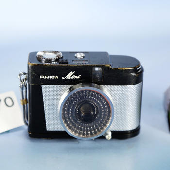 Fuji fujica mini half frame camera 135 rangefinder film old camera retro collection w3 Fuji fujica mini half frame camera 135 rangefinder film old camera retro collection w3