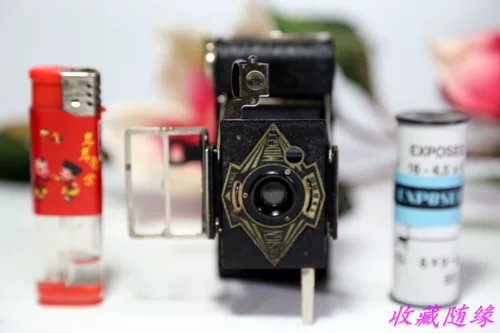 Маленькая антикварная камера