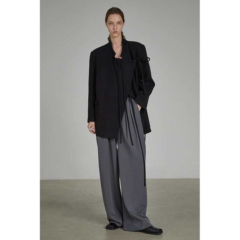 UNSPOKEN black fur coat female autumn design feeling small crowdleader lacing up with a superior sense of temperament